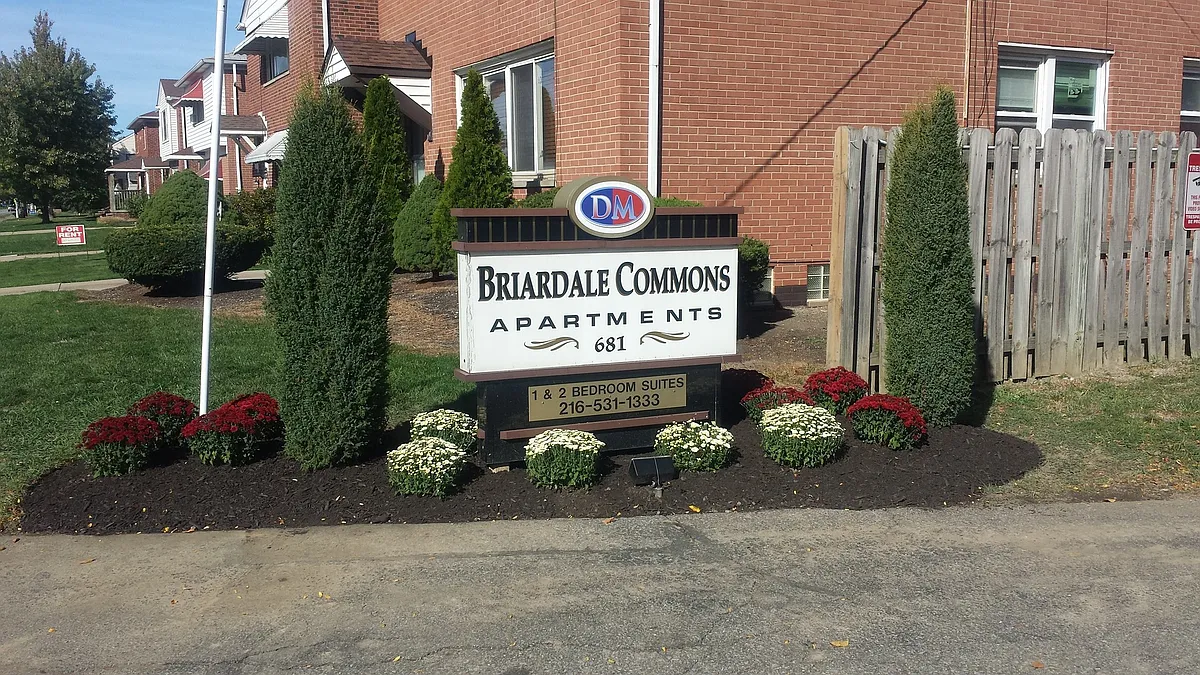 Building Photo - Briardale Commons