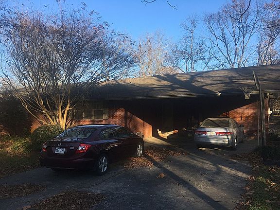 3rd image of 601 N Tilden St