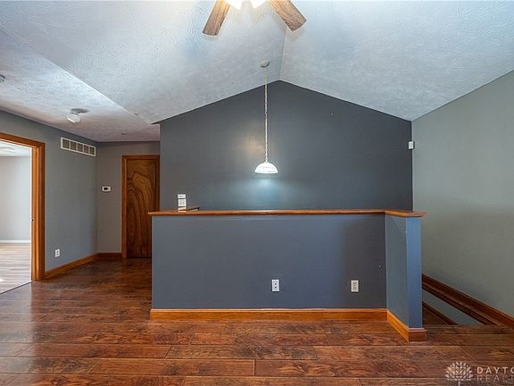 5th image of 834 Kingman Ct