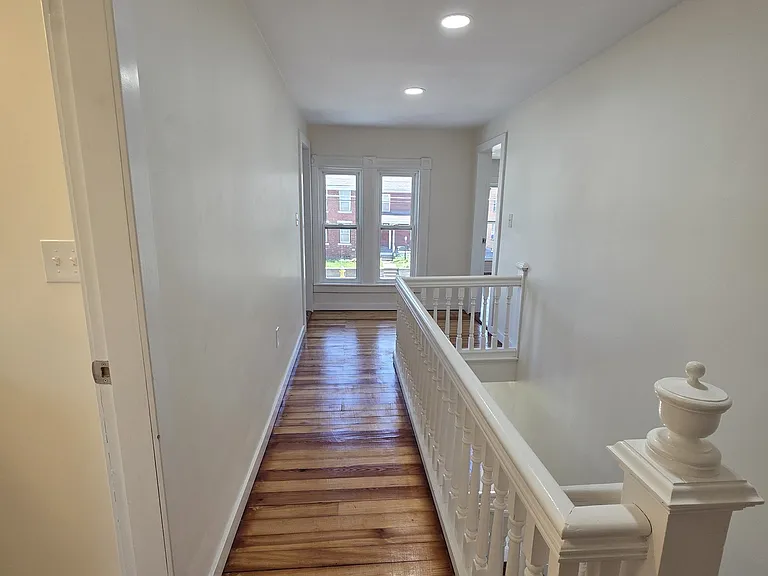 54 Prospect St — Photo 17