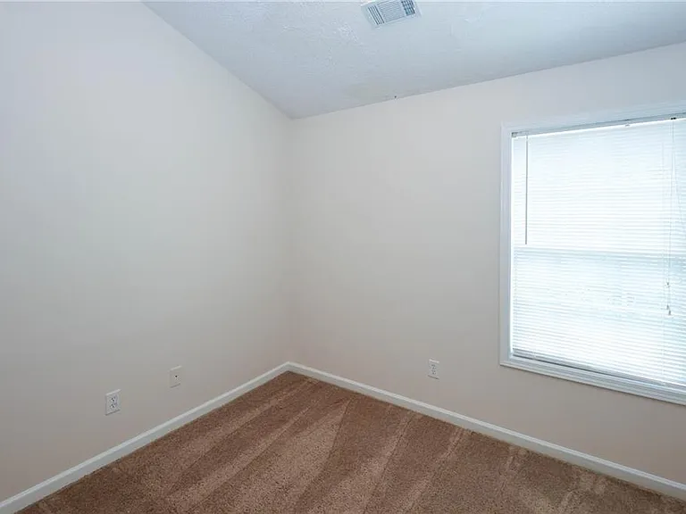 7705 Commerce Ct — Photo 25