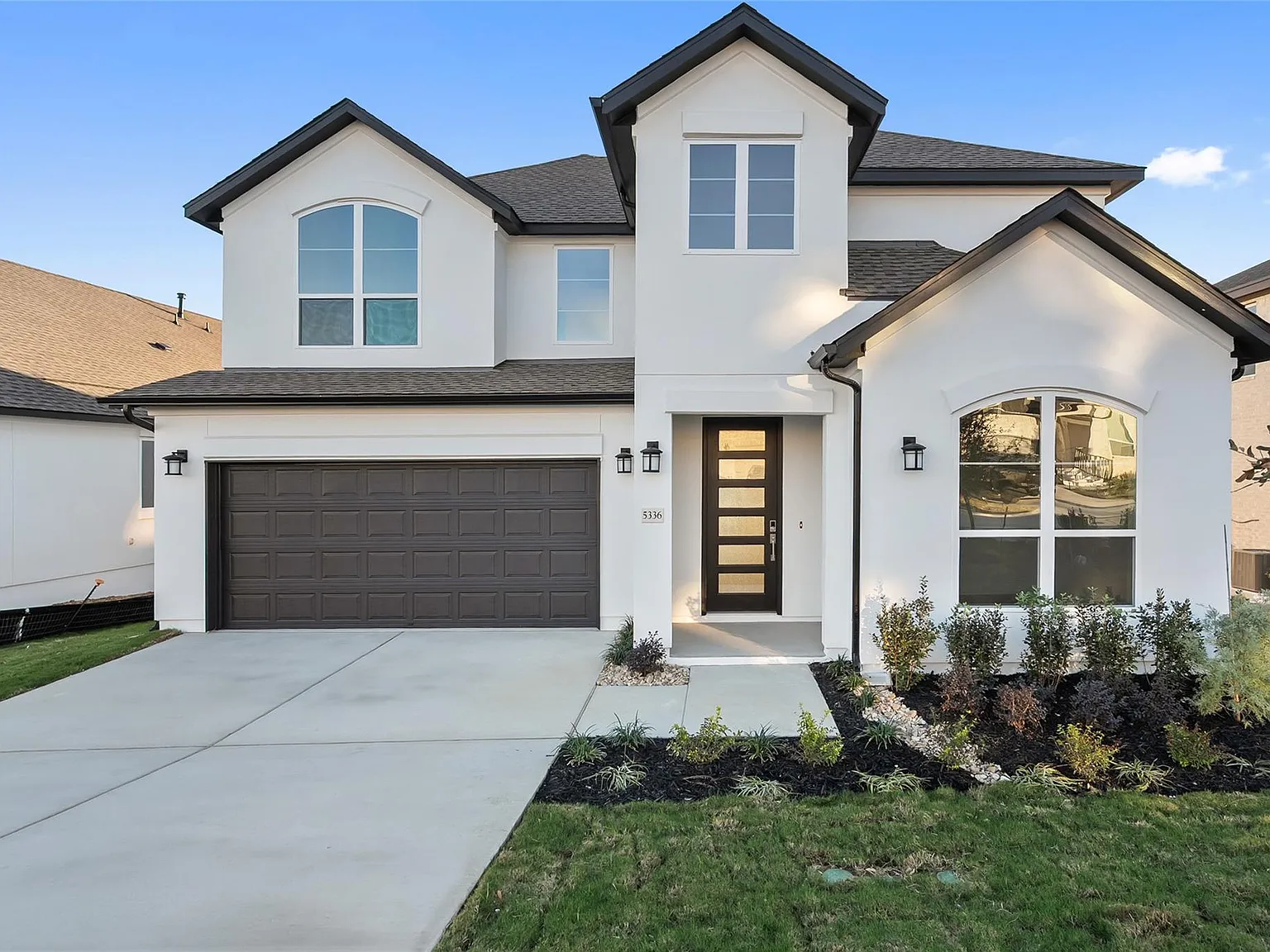 4 bed, 3.5 bath, 2577 sqft, $3,500 — Photo 1