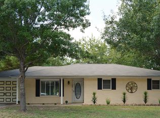 504 Gallia St, Bowie, TX 76230