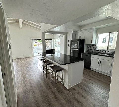 5th image of 706 1/2 Narcissus Ave