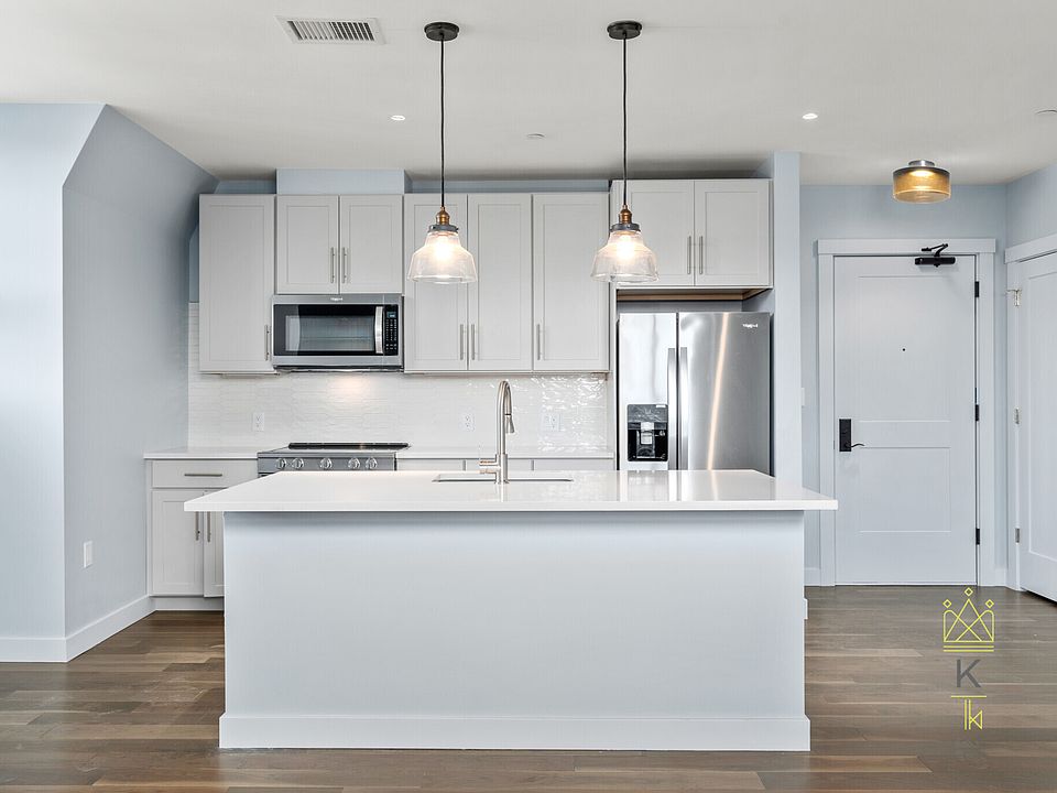 2nd image of 134 Babcock St #410