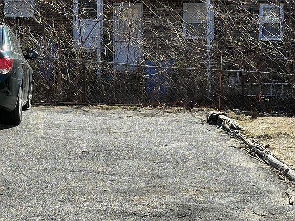 REAR PARKING SPOT