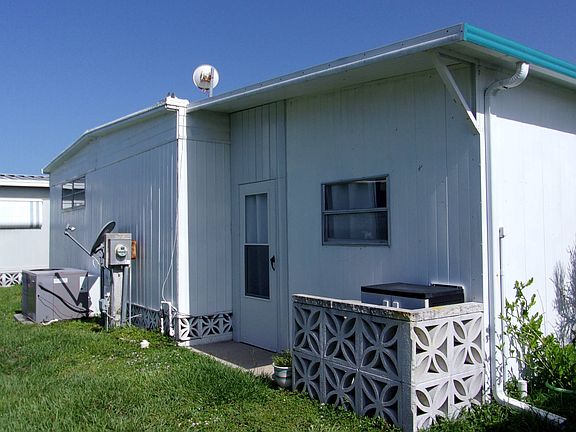 4th image of 359 Spanish Lakes Dr #359
