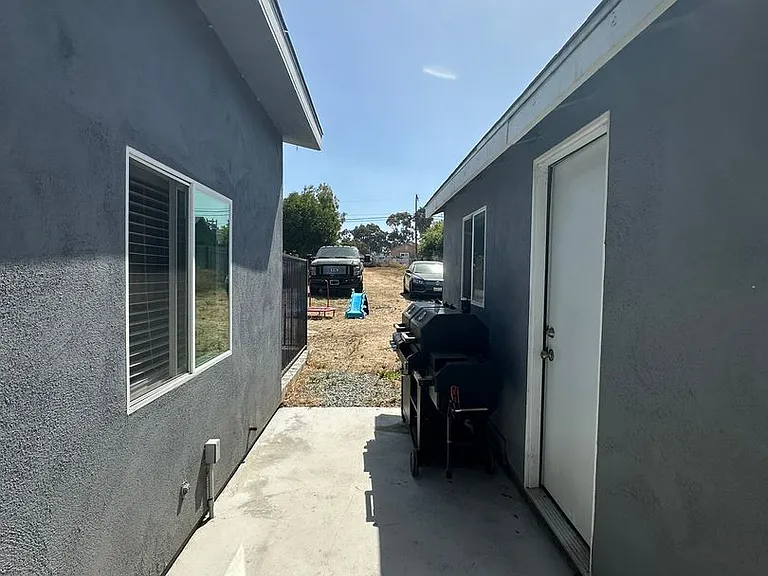 129 Norton Ave — Photo 36