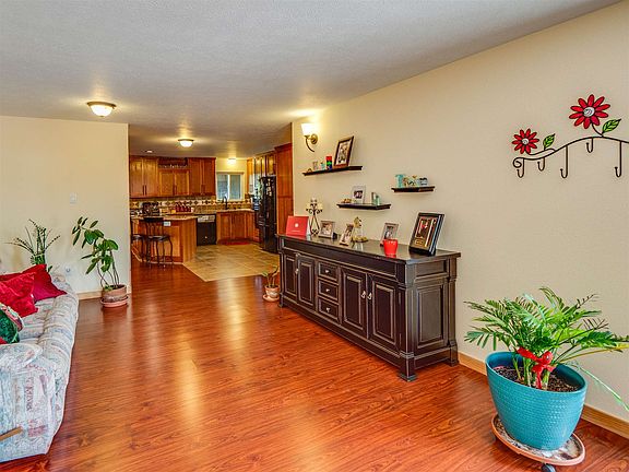 3rd image of 85 Altura Dr