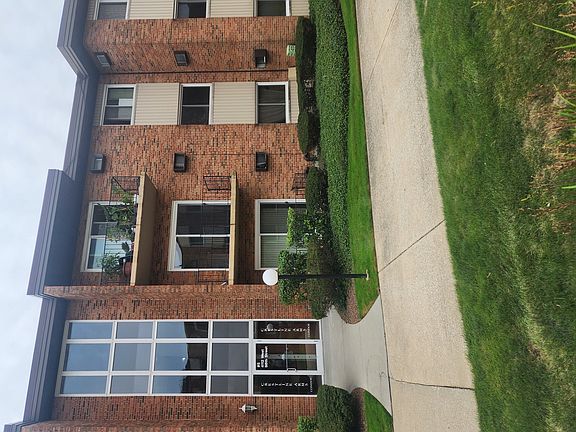 2nd image of 4112 W 98th St APT 204