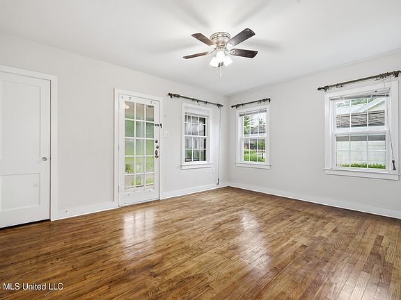 2nd image of 179 Summer Pl