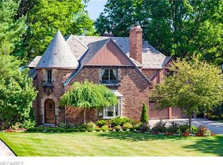 17520 Riverside Dr, Lakewood, OH 44107