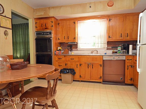 4th image of 91 Monhegan Ave