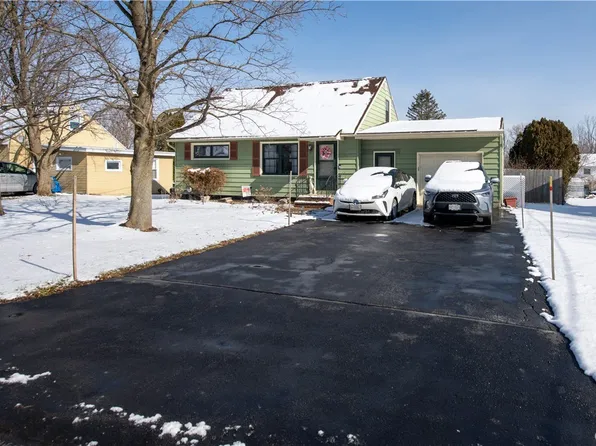 119 Savaria Dr, Syracuse, NY 13209