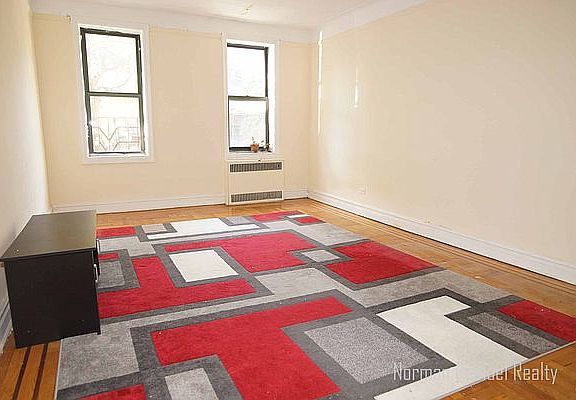 3rd image of 8223 Bay Pkwy #B7