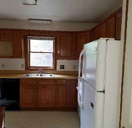 2nd image of 1340 3rd St