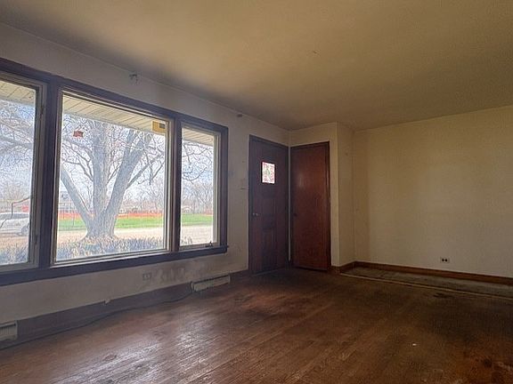 2nd image of 10706 Oak Ave