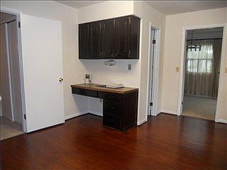 4th image of 1806 McCollough Dr