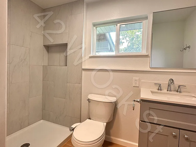 42 W Oak St — Photo 14
