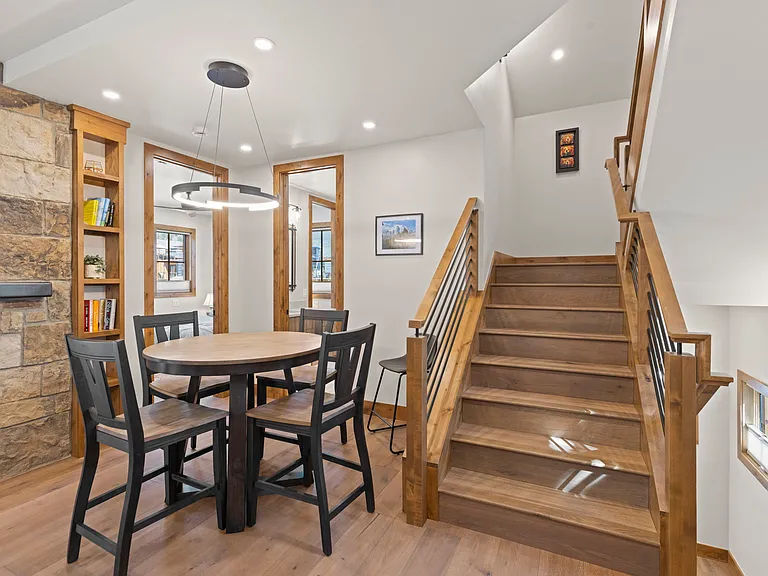 204 S 4th Ave — Photo 15