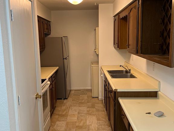 4th image of 2705 W Willowlake Dr #88
