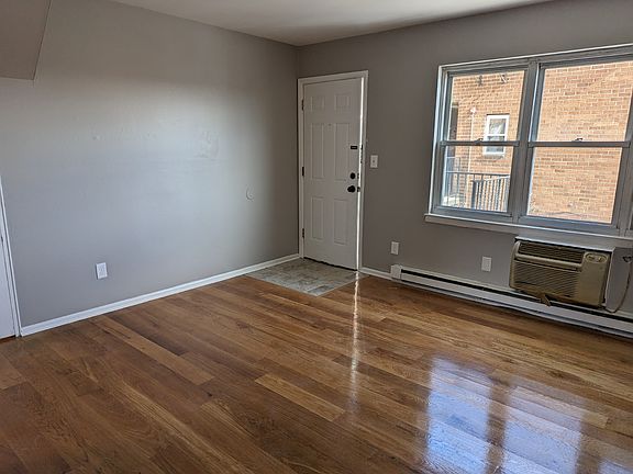 5th image of 257 Essex St #Street8