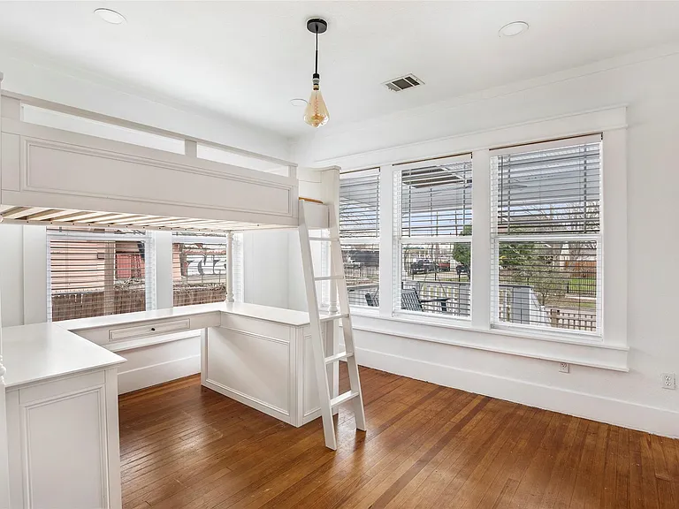 4731 Woodside St — Photo 24