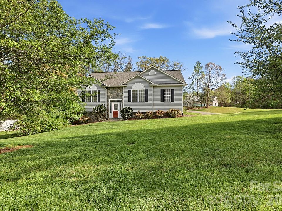 1st image of 552 Meadowridge Dr