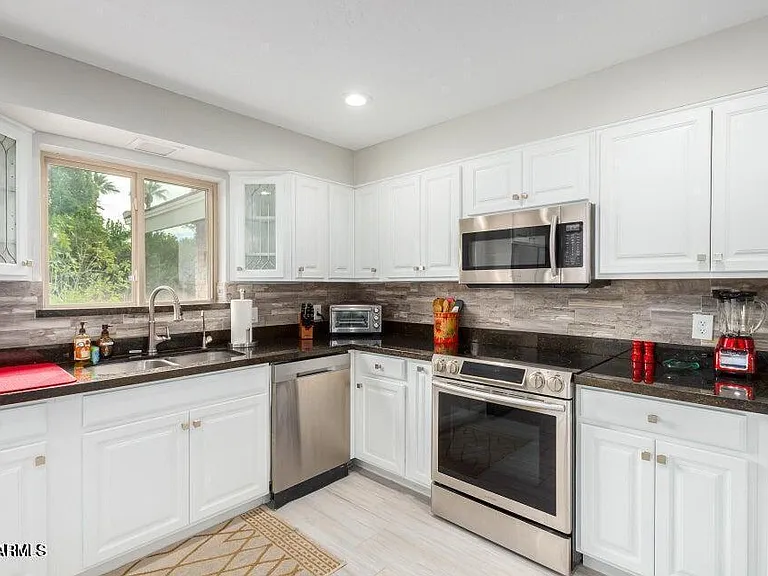 956 Castillo Dr E — Photo 16