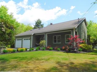 537 Pond Rd, Lewiston, ME 04240