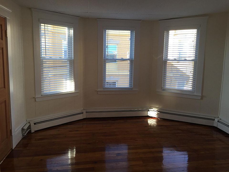 1st image of 4 Littles Ln APT 28
