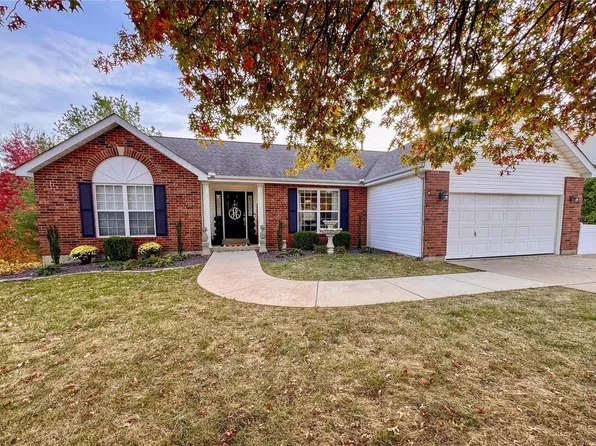 1222 Blue Spruce Ln, Columbia, IL 62236