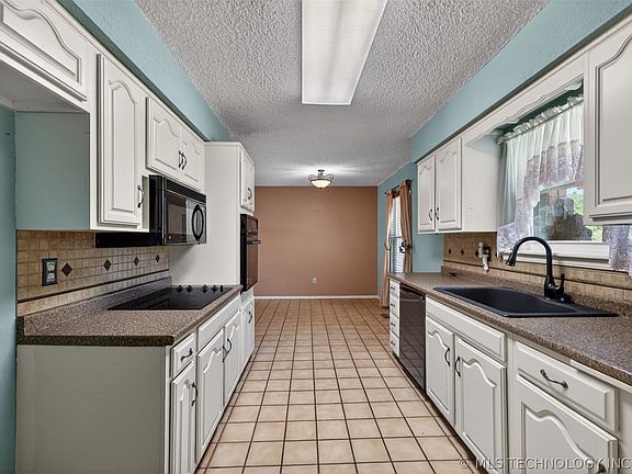 4th image of 10476 Goldenrod Ln