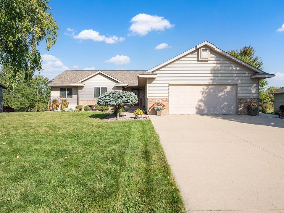 1st image of 325 Whispering Hills Dr