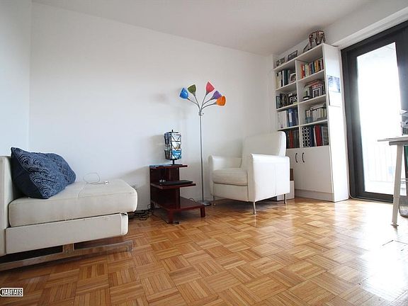 2nd image of 175 W 90th St APT 15E