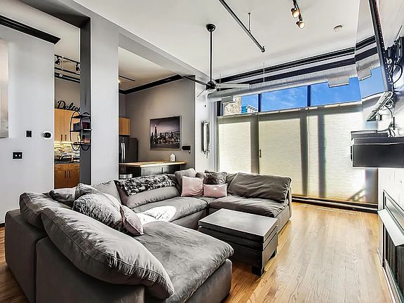 3rd image of 1516 S Wabash Ave APT 1004