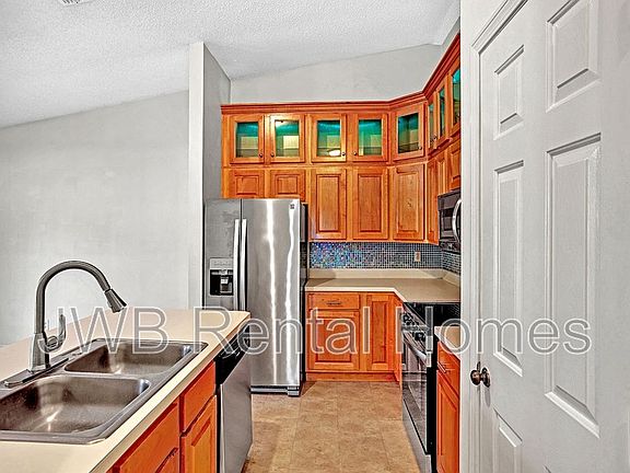 3rd image of 2 Aledo Ct