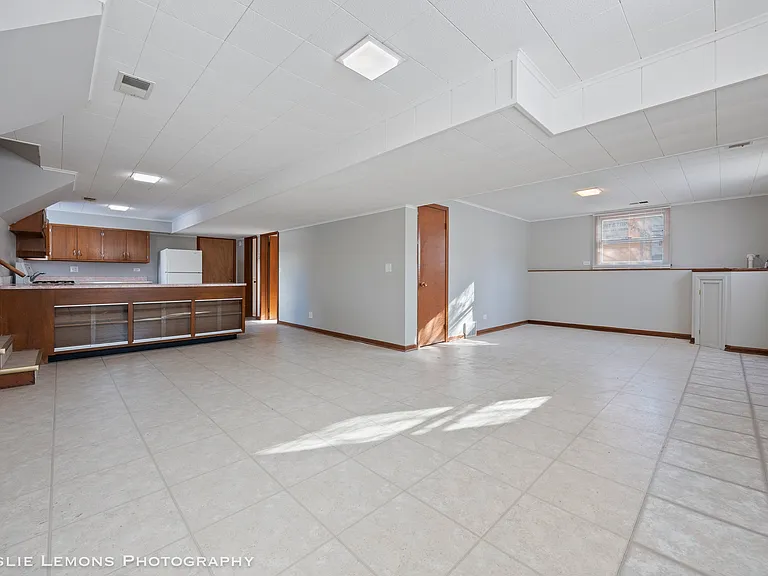 1028 Douglas Ave — Photo 10