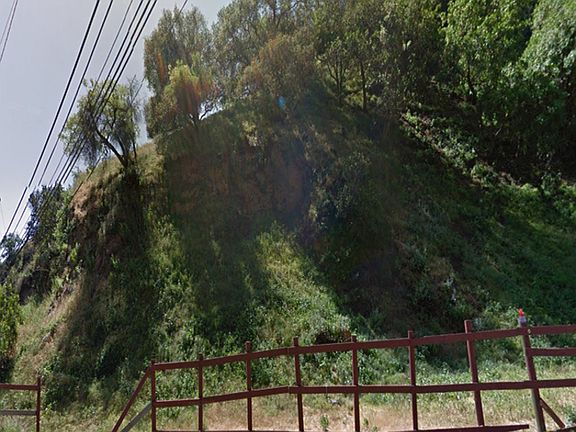 5th image of 2181 N Laurel Canyon Blvd