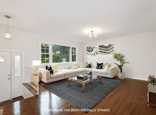 136 W 32nd St, Bayonne, NJ 07002