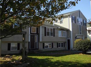 6 Sundown Ln, Middletown, RI 02842