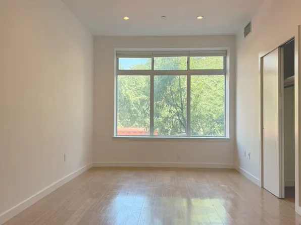 94 Scholes Street image 1 of 5