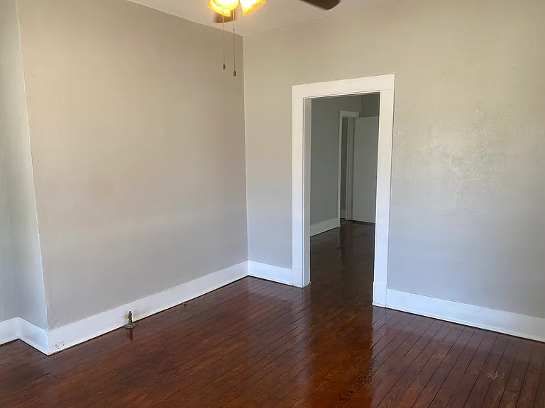 119 N Avenue D — Photo 6