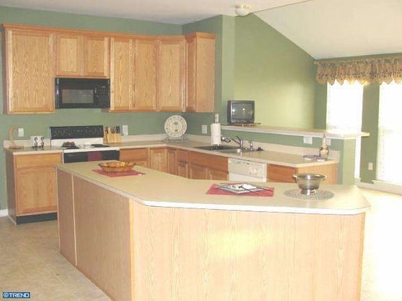 3rd image of 503 Pebble Ln