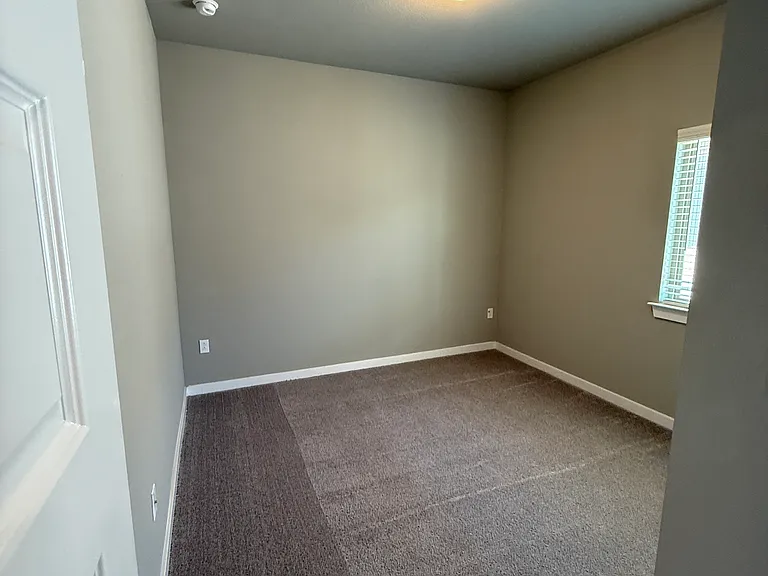 953 Keenland Ave — Photo 8