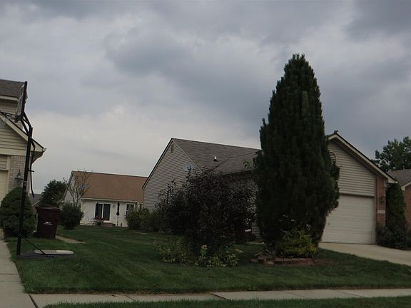 2nd image of 42780 Stratford Dr