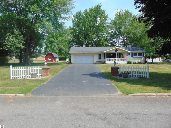 605 Barber St, Ithaca, MI 48847