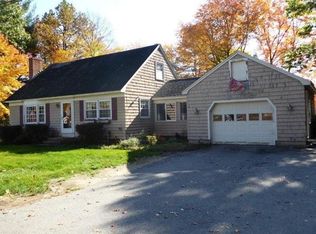 4 Sweets Pond Rd, Dunstable, MA 01827