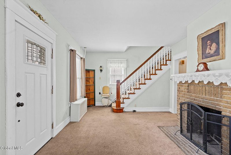 4th image of 1053 Garner Avenue