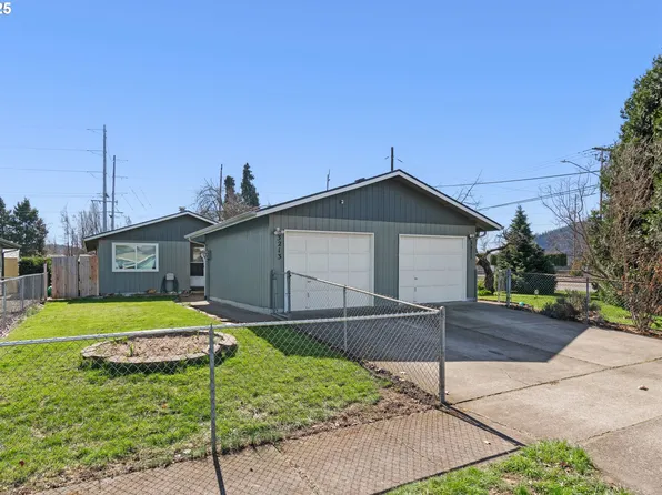 3211 S E Ct, Springfield, OR 97478
